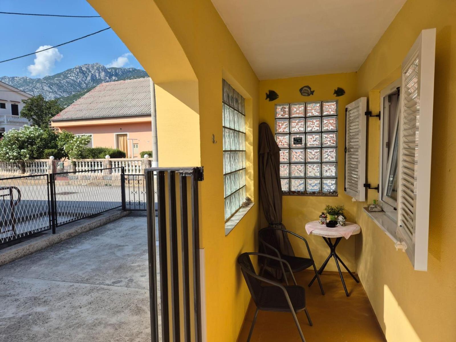 Apartment Davorka Karlobag