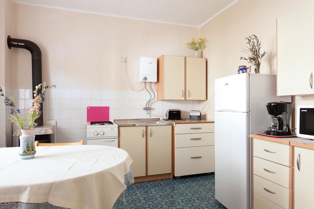 Apartment Davorka Karlobag