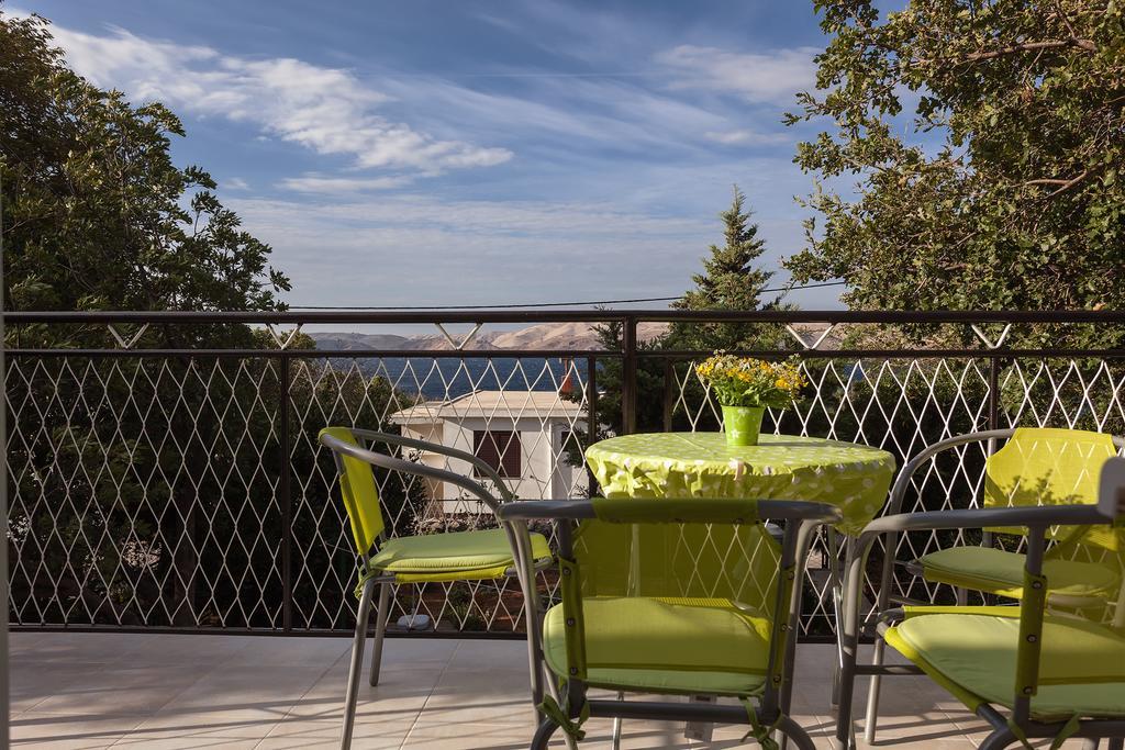Apartment Davorka Karlobag
